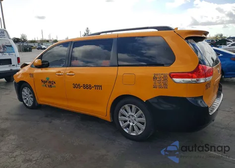 2011 Toyota Sienna Xle z USA, uszkodzony, nr VIN 5TDDK3DCXBS021794